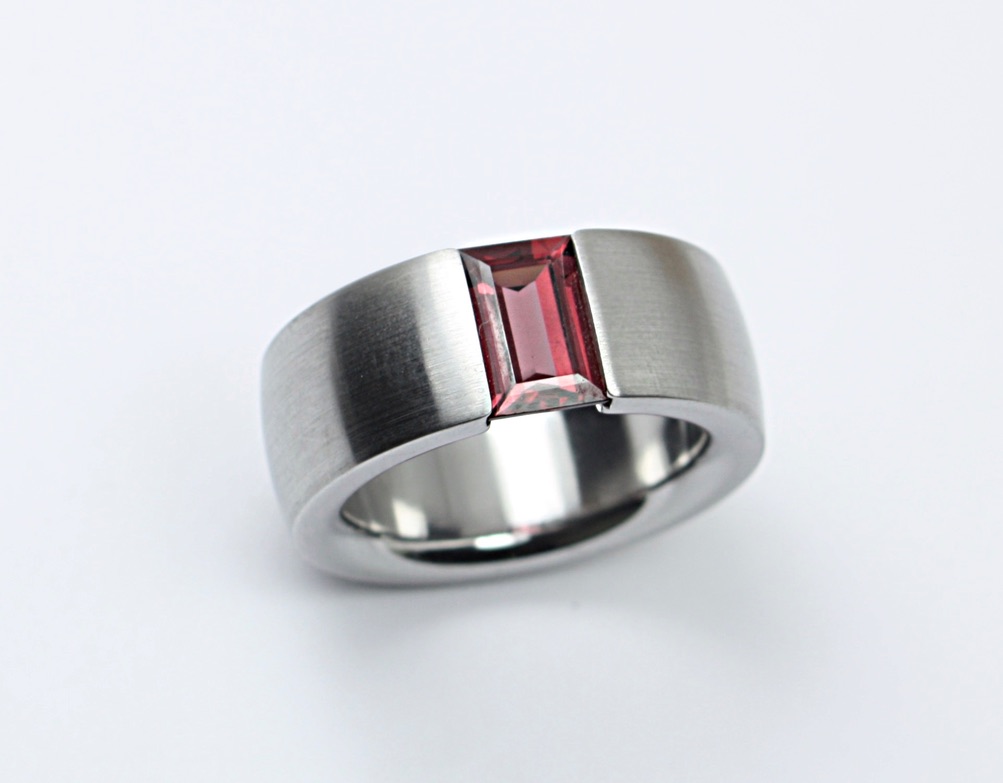 Ring 569
