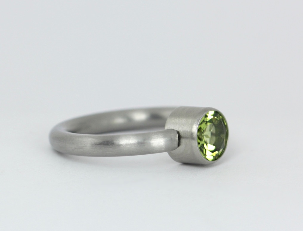 Ring 571