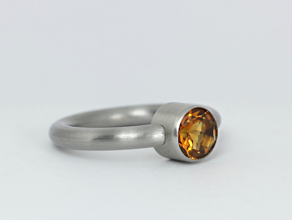 Ring 572