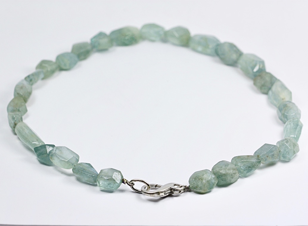 Steinkette Aquamarin 1069