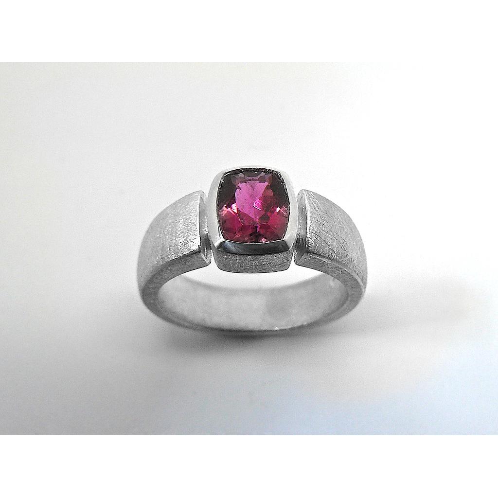 Ring 548