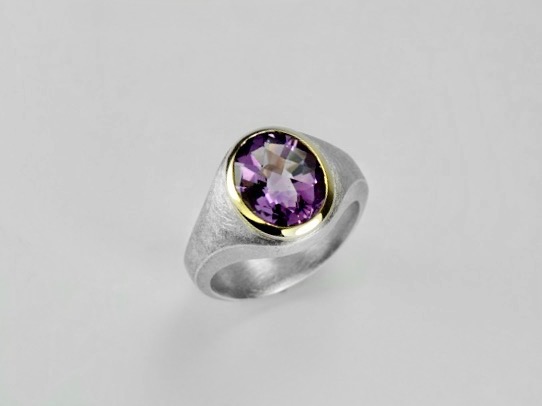 Ring 550 Amethyst (VK 1.060,-€) - unser Angebot abzüglich 35% Aktion