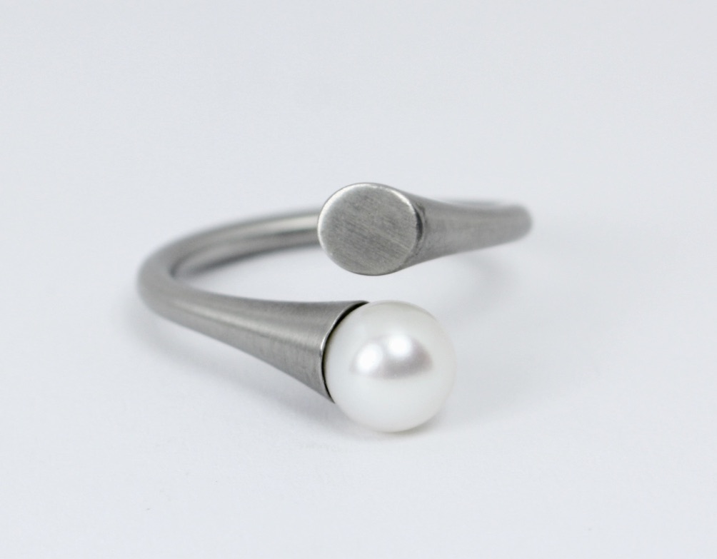 Ring 382 Edelstahl  Perle (VK 200,-€) - unser Angebot abzüglich 35% Aktion