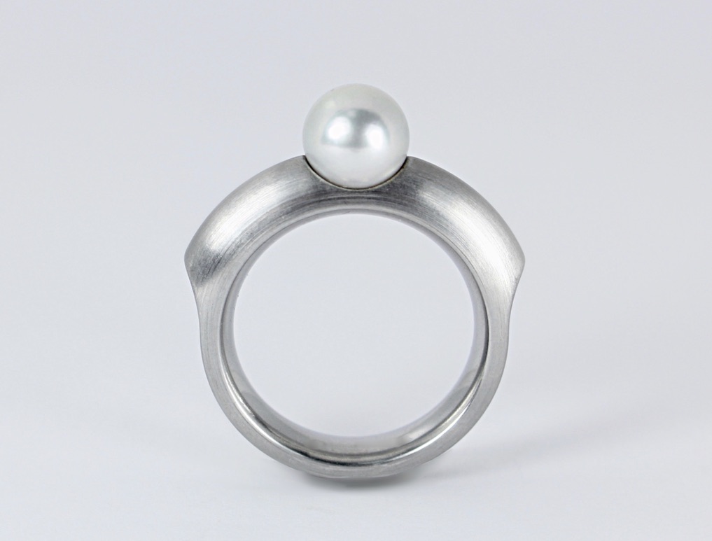 Ring 392 Edelstahl Perle (VK 390,-€) - unser Angebot abzüglich 35% Aktion