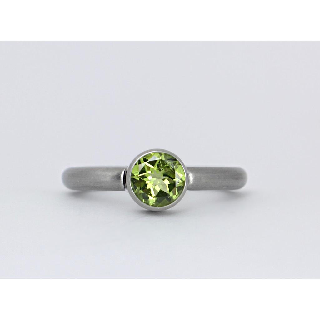 Ring 571 Edelstahl Peridot (VK 280,-€) - unser Angebot abzüglich 35% Aktion